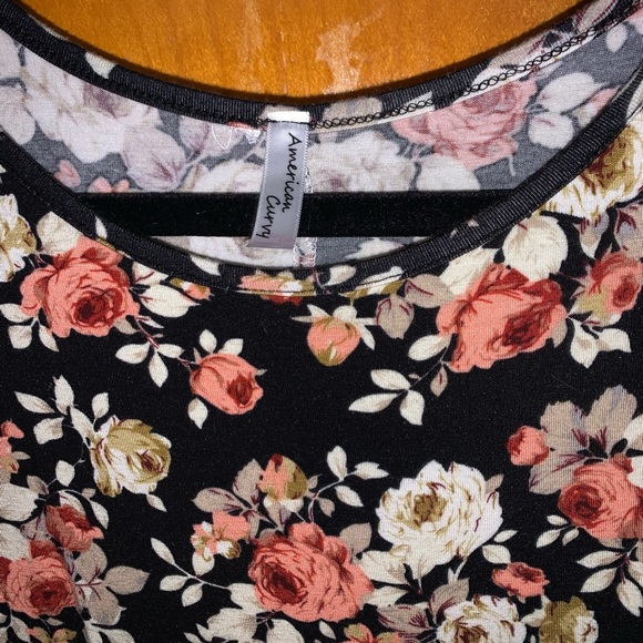 Floral cold shoulder top - Picture 3 of 5